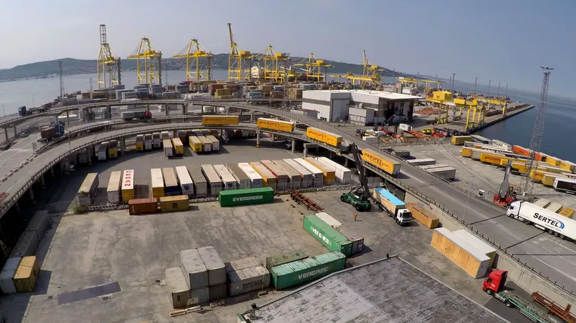 Lasorte Trieste 13/06/17 - Porto, Molo VII, Foto scattate dal Pacorini Silocaf,