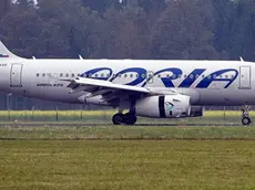 Un aereo Adria Airways: tutti i velivoli sono a terra