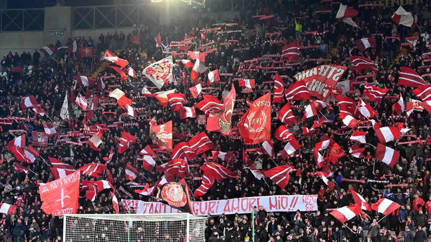 La curva Furlan gremita durante l’ultimo derby casalingo con il Padova: da ieri è partita la nuova campagna abbonamenti
