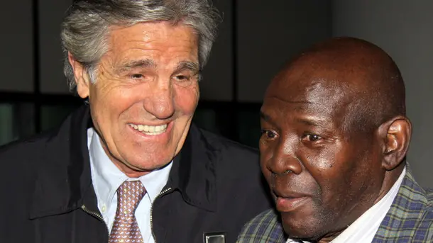 20100424 - AEROPORTO FIUMICINO - L' Arrivo da New York dell'ex campione del mondo dei pesi medi, Emile Griffith (c) accolto all'aeroporto romano di Fiumicino dal suo storico rivale Nino Benvenuti . ANSA /JI