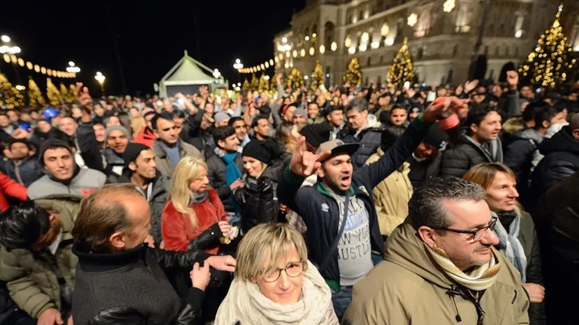 Foto BRUNI 01.01.17 P.zza Unità-Capodanno 2016-la prevenzione-il palco e i fuochi