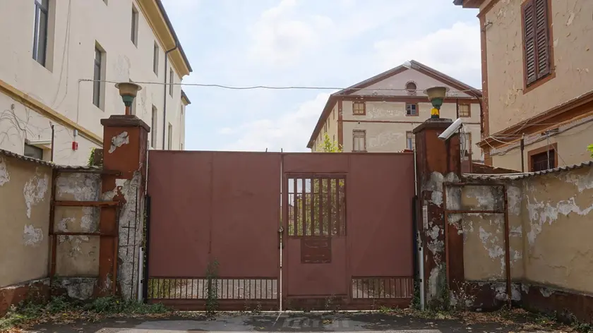 L'ingresso della caserma del fante in una foto di PG Bumbaca