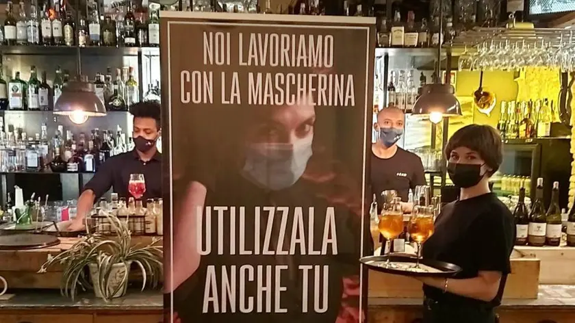 Una delle foto pubblicate ieri sulle pagine Fb dei locali di via Torino