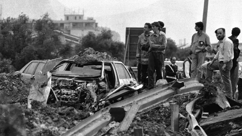 Un’immagine della strage di Capaci di Franco Lannino