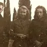 Sulla sinistra don Bonifacio in una foto d'epoca