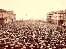 Piazza Unità gremita per il ritorno di Trieste all'Italia