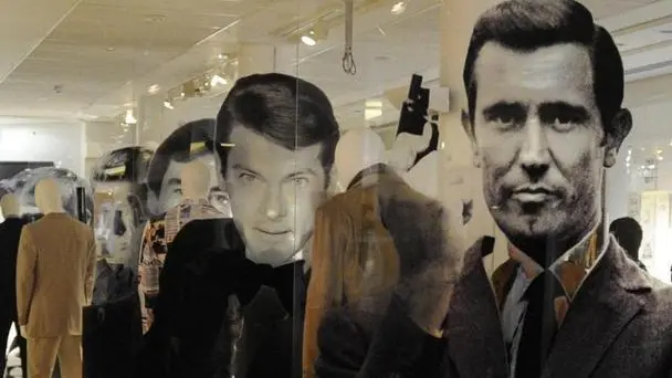 FILER A general view of the press preview of '50 years of James Bond - The Auction' at Christie's in London, Britain, 28 September 2012. To celebrate the 50th anniversary of James Bond on film, Christie's is holding an auction of Bond memorabilia. Forty lots are to be offered at an online-only auction from 28 September to 08 October 2012, the remaining ten lots are offered by invitation-only at the auction house on 05 October 2012. All the proceeds are to benefit 12 charitable foundations. ANSA/FACUNDO ARRIZABALAGA