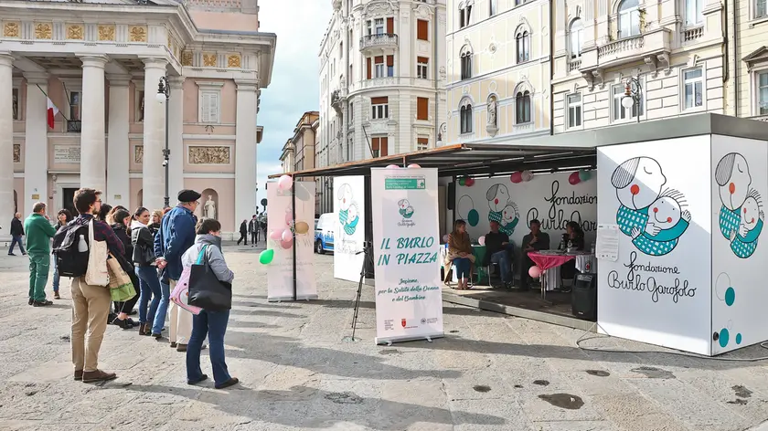 Lo stand del Burlo in piazza