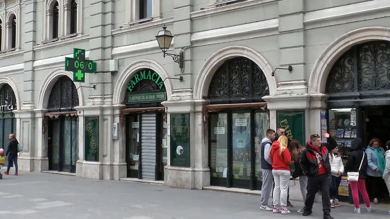 I fori commerciali di piazza Unità