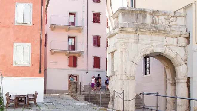 Paolo Giovannini, Trieste 14/07/2012, Colonnine informative monumenti.