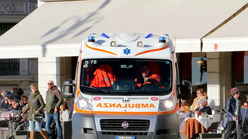 Lasorte Trieste 01/03/17 - Piazza Unità, ore 15.45, Intervento Ambulanza e Polizia, Caffè degli Specchi