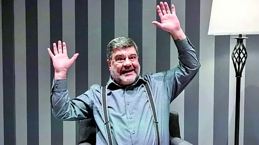 Francesco Pannofino in "Chi è io?"