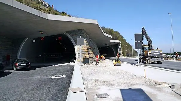 L'ingresso della galleria autostradale di San Marco a Capodistria