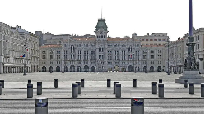 Piazza Unità vuota