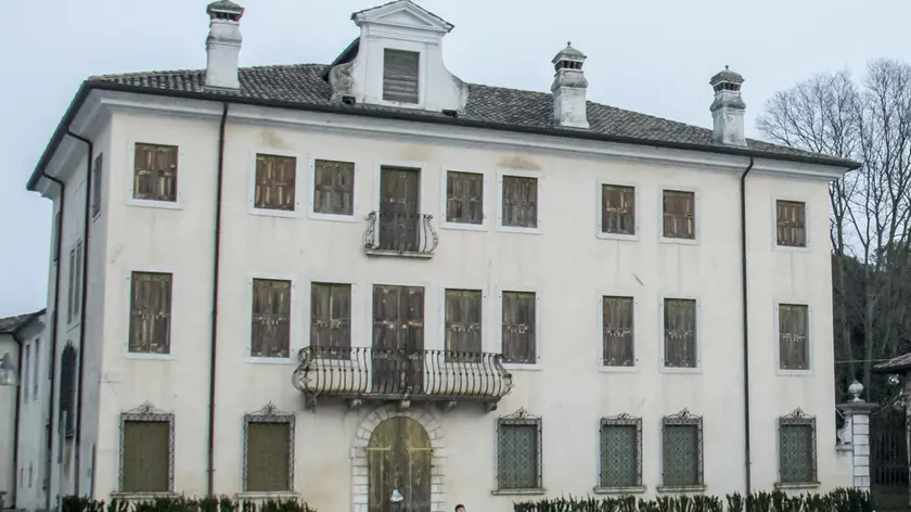 La facciata principale di Villa Priuli affacciata su piazza Libertà a San Rocco Foto Bumbaca