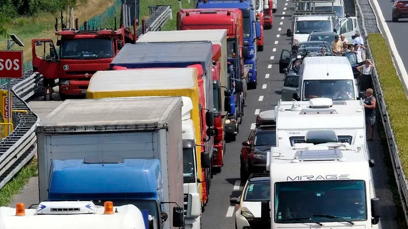 Aiello 15 Luglio 2013. Code fra Villesse e Palmanova per l' incidente in autostrada. Foto Petrussi Foto Press / Petrussi Diego