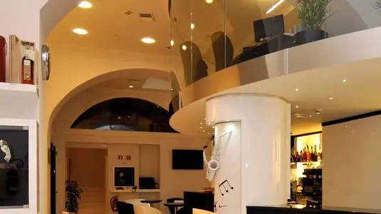 Foto BRUNI TRieste 10 06 2011 Hotel Coppa-via Mazzini-la moderna Hall