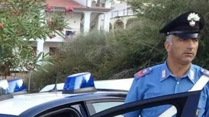 Carabinieri al Palinuro (Salerno) dove e' stato arrestato Michele Di Nardo, 34 anni, ritenuto l'attuale capo del clan camorristico dei Mallardo, ricercato dal 2012 in tutta Europa, 25 agosto 2013. ANSA/ UFFICIO STAMPA CARABINIERI ++HO - NO SALES EDITORIAL USE ONLY++
