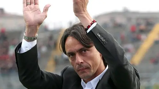 AC Milan's coach Filippo Inzaghi waves prior the Italian Serie A soccer match Atalanta BC vs AC Milan at Atleti Azzurri d'Italia stadium in Bergamo, Italy, 30 May 2015..ANSA/PAOLO MAGNI