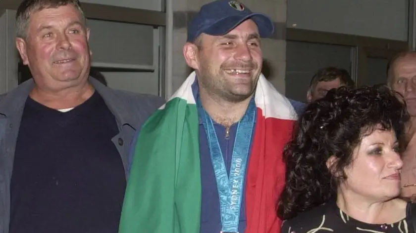 Bumbaca Gorizia Arrivo Paolo Vidoz a Ronchi, con mamma Rita e papà Bruno