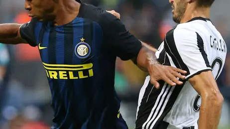 18.09.2016 - Milano - Serie A 4a giornata - Inter-Juventus nella foto: Joao Mario in lotta con Giorgio Chiellini
