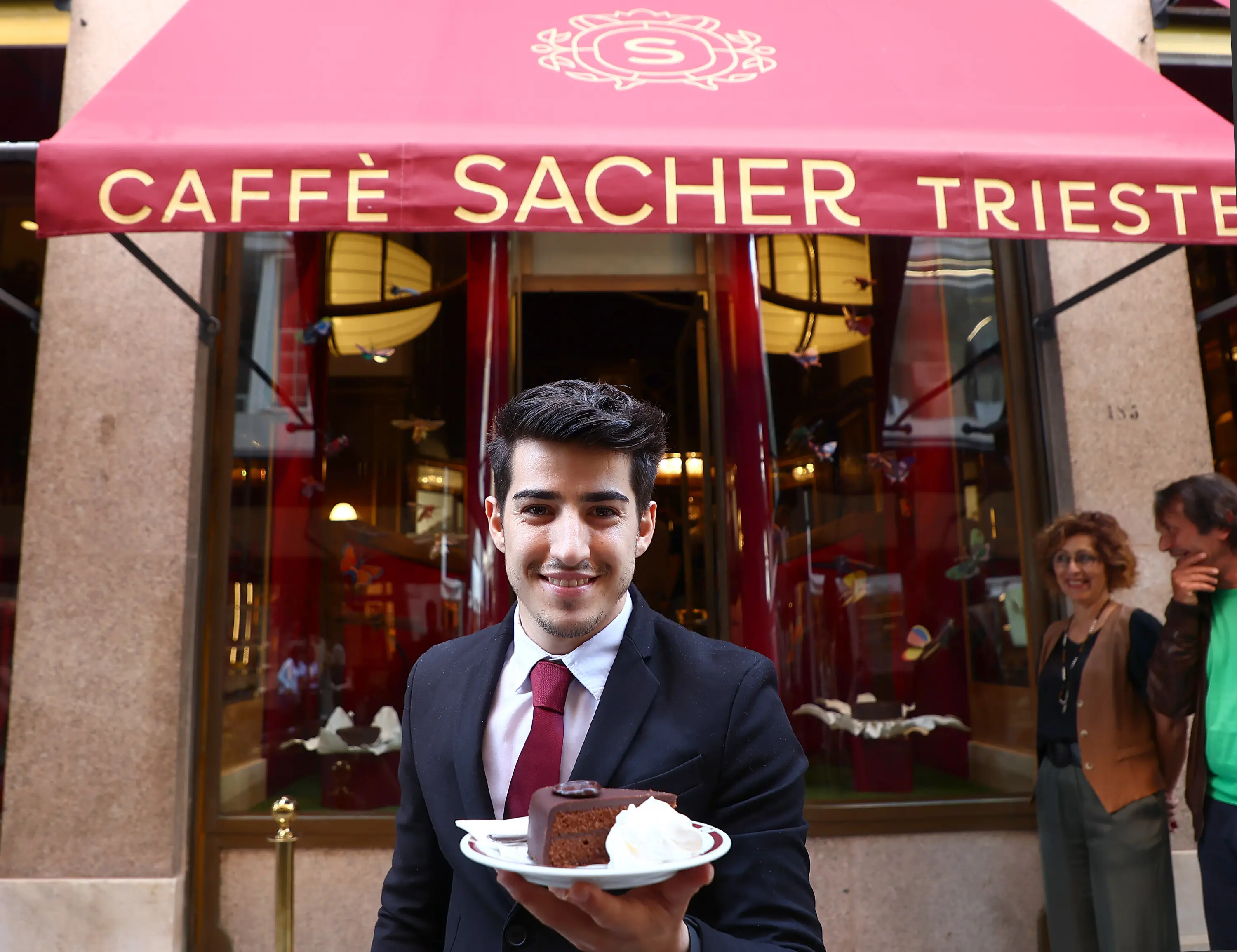 Lasorte Trieste 01/06/23 - Via Dante, Apertura caffè Sacher