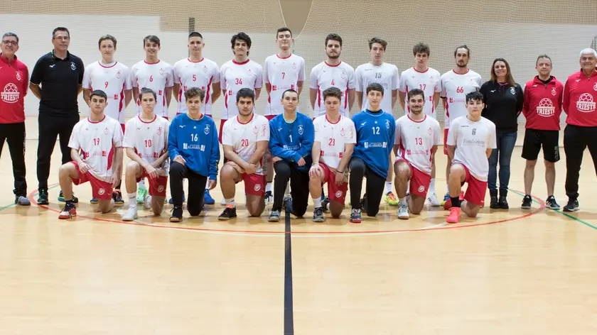 La formazione della Pallamano Trieste che partecipa al campionato di serie B