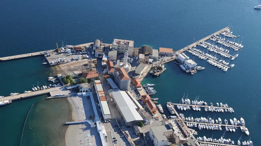 L'area della Lanterna in testa al Molo Fratelli Bandiera dove era previsto Porto Lido (Bruni)