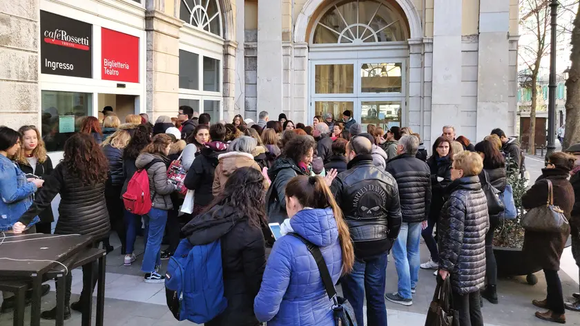 Lasorte Trieste 14/03/19 - Teatro Rossetti, Coda per Biglietti La Porta Rossa