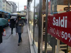 Tutto pronto per l'inizio del saldi a Trieste (foto di archivio)