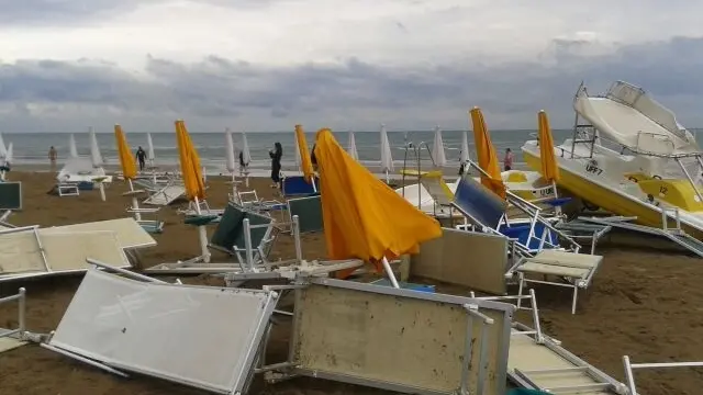 La spiaggia di Lignano devastata dal maltempo