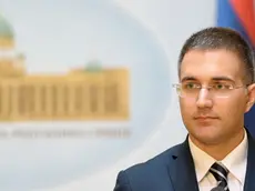 Beograd, 27. july 2012 - Predsednik Skupštine Srbije Nebojša Stefanovic obraca se predstavnicima medija posle sastanka sa ambasadorkom SAD u Srbiji Meri Vorlik u Domu Narodne skupštine. FOTO TANJUG / ZORAN ŽESTIC / dmm