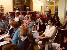 Una delle conferenze dell’associazione Lunga vita attiva alla piscina Bianchi.