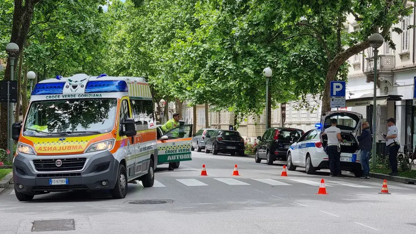 Il luogo dell'incidente con i soccorsi sul posto
