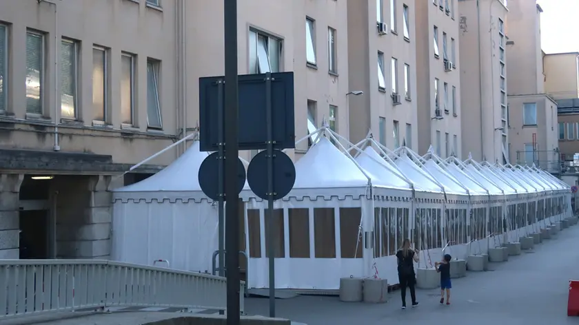 Lasorte Trieste 27/06/20 - Via dell'Istria, Ospedale Burlo, Gazebo Triage, Emergenza Coronavirus