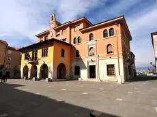 La piazza con il municipio di Muggia