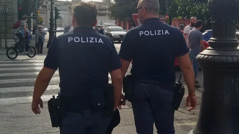 La polizia in azione in piazza Libertà in una foto d'archivio