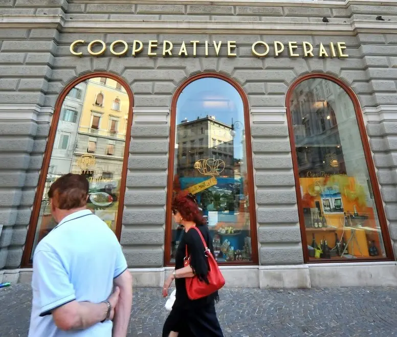 Foto BRUNI TRieste 22.06.12 Supermercati COOP Cooperative Operaie