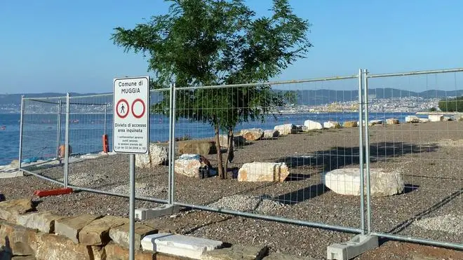 Lasorte Trieste 15/09/11 - Muggia, Recinzione Acquario