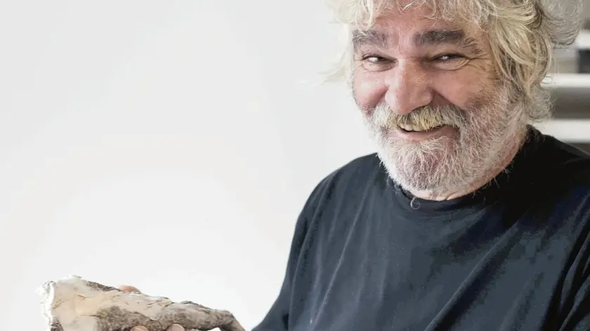 Il filosofo-chef Senko Karuza. Ha scritto otto raccolte di racconti e due sillogi di poesie Foto Mario Kučera