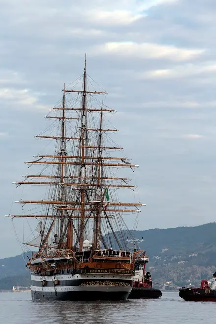 Silvano Trieste 2018-10-08 L'arrivo di Nave Vespucci