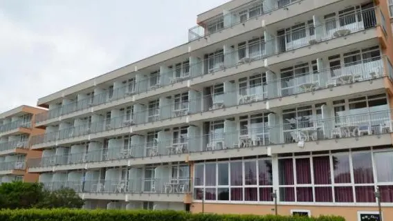 La facciata dell'albergo (foto da glasistre.hr)