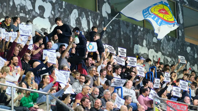 I tifosi della Pallanuoto Trieste