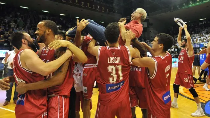 Foto BRUNI 01.06.2018 Pallacanestro- Play-off semifinali:Alma Trieste-Treviso Gara 3-mauro in trionfo