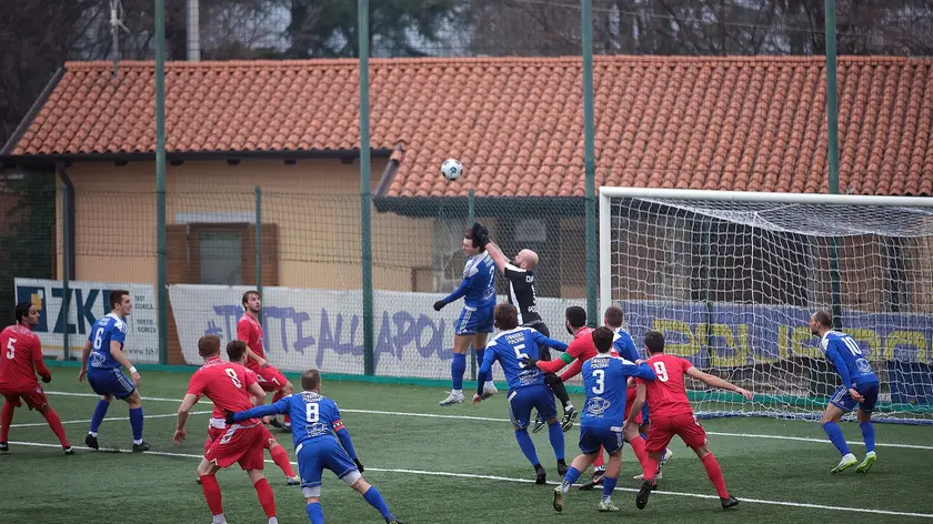 Una fase di Chiarbola Ponziana-Juventina della scorsa stagione