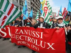 Una manifestazione dei sindacati dei lavoratori Electrolux