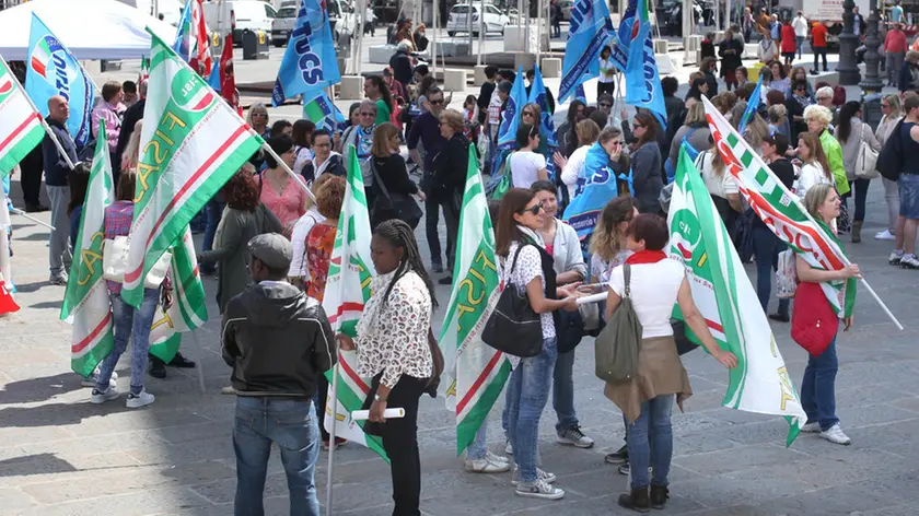 Lasorte Trieste 06/05/16 - Piazza della Borsa, Sindacati, Presidio Lavoratori Mense