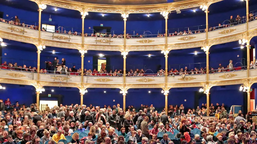 Il Teatro Rossetti gremito di gente in occasione del concerto di Patti Smith dello scorso anno