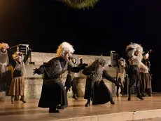 L’esibizione spettacolare lungo la Diga delle Varvuole sbarcate a Grado in una delle passate e ormai consolidate edizioni Foto Katia Bonaventura