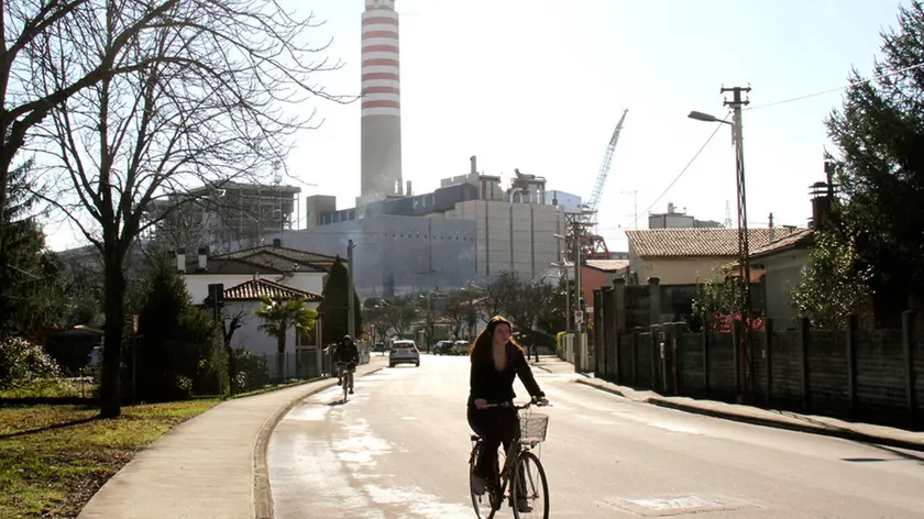 La centrale termoelettrica A2A è pronta a trattare il mercato delle biomasse (Foto Bonaventura)